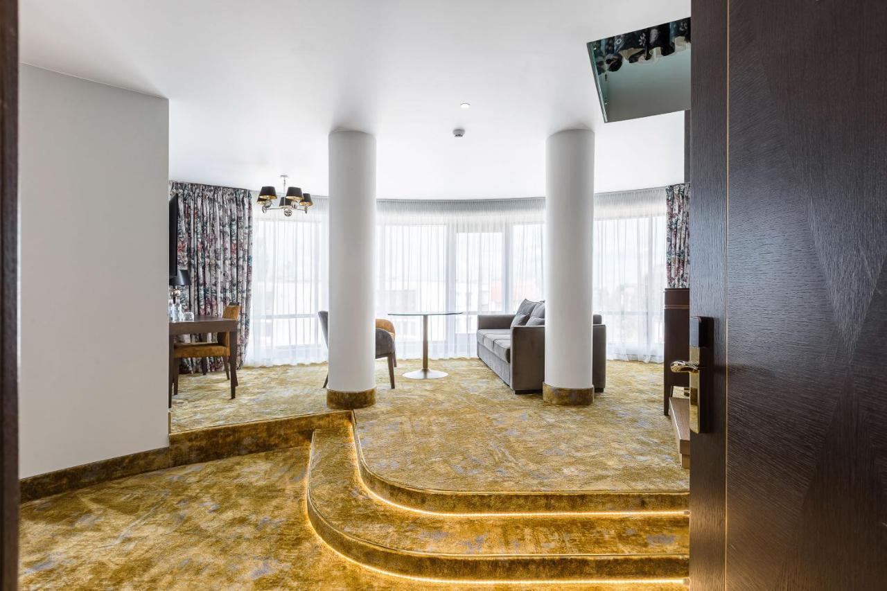 Victoria Hotel クライペダ エクステリア 写真